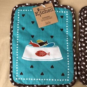 Set of Two Kitchen Potholders Cat Design Kay Dee Designs NWT Paw Print New